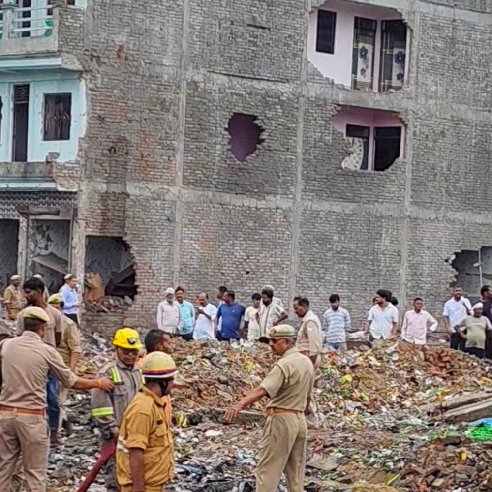 कौशांबी पटाखा फैक्ट्री विस्फोट: मुख्य आरोपी नौशाद की पत्नी गिरफ्तार:25 हजार का था इनाम, 14 लोगों की हुई थी मौत
