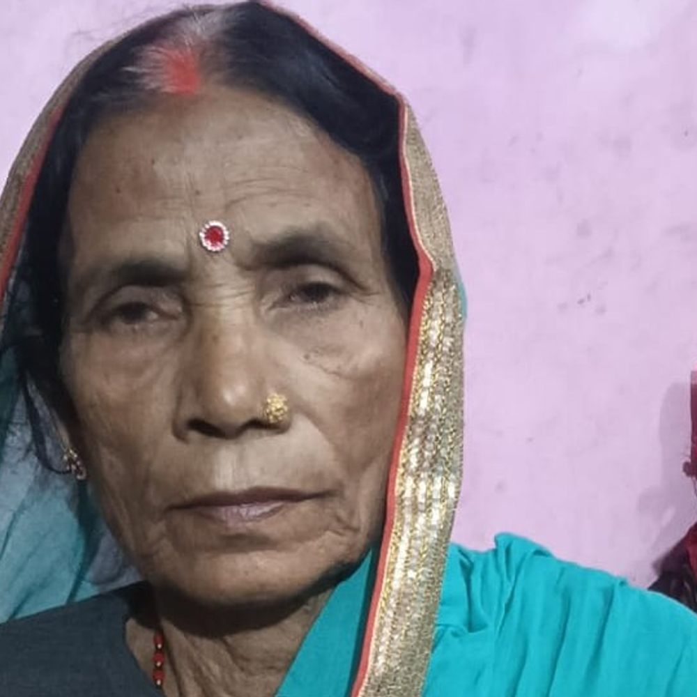 पेट दर्द के इलाज के दौरान महिला की मौत:बेतिया के निजी अस्पताल का मामला,परिजन बोले-'सूई-पानी चढ़ाने के बाद बिगड़ी हालत'
