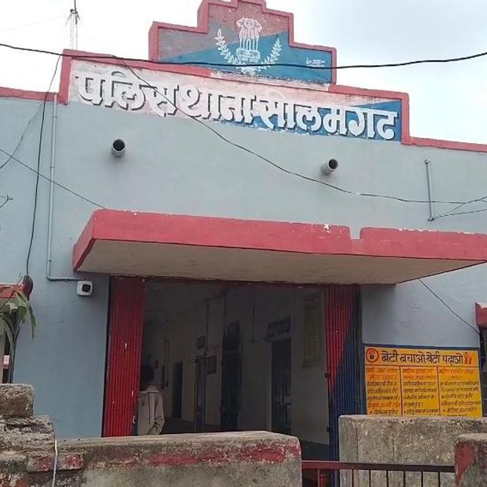 सालमगढ़ में बालिका से छेड़छाड़ के दो आरोपी गिरफ्तार:एक बाल अपचारी भी डिटेन, परिजनों की रिपोर्ट पर पुलिस ने की कार्रवाई