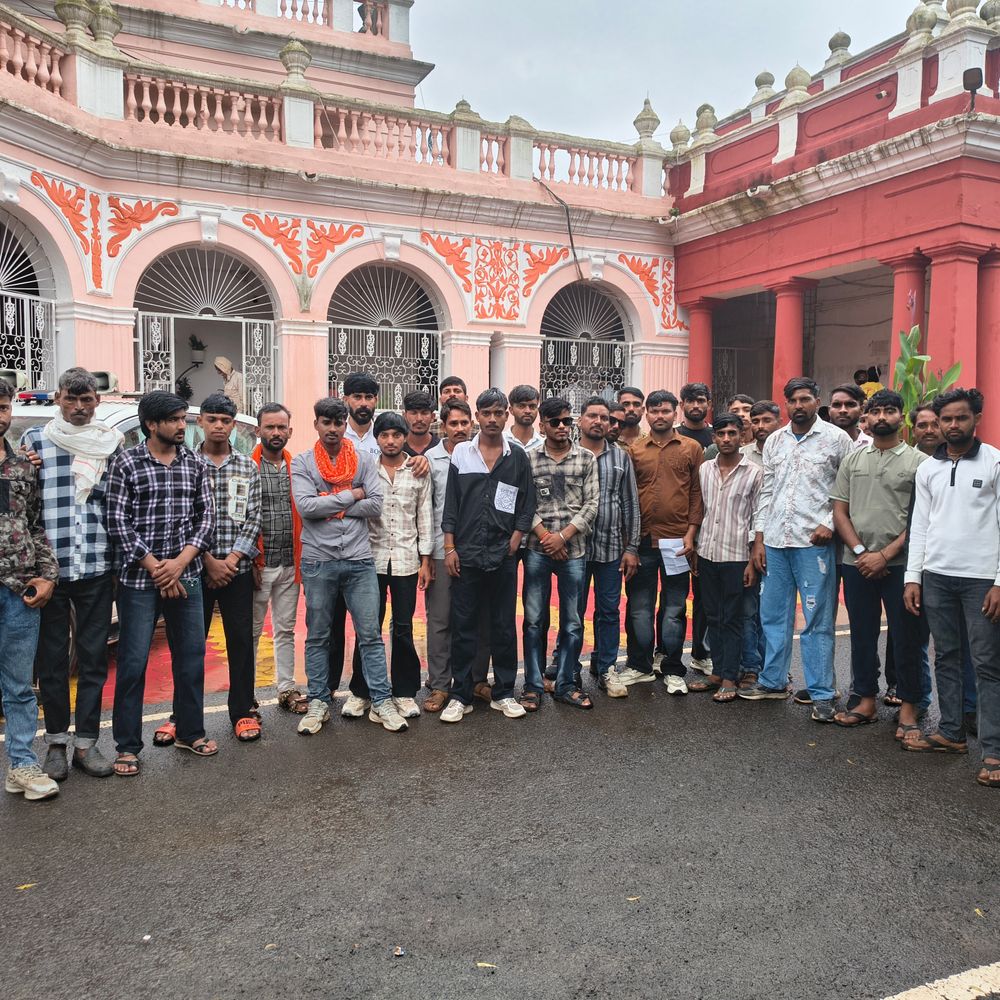 कालीपहाड़ी में क्रेशर लीज का विरोध, कलेक्टर को दिया ज्ञापन:पर्यावरण और धार्मिक स्थलों को नुकसान की आशंका, ग्रामीणों ने लीज रद्द करने की मांग की