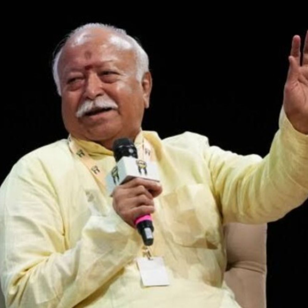 ब्रिटेन पहुंचे मोहन भागवत, हिंदू संगठनों ने स्वागत किया:सरकार ने संसद में कहा- दौरा इमिग्रेशन नियमों की शर्तें पूरी करता है; पहले उठे थे सवाल