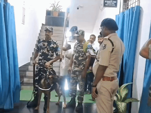 अररिया सिविल कोर्ट को बम से उड़ाने की धमकी:डाक से भेजे लेटर में लिखा डिस्ट्रॉय, डॉग स्क्वायड के साथ पुलिस पहुंची