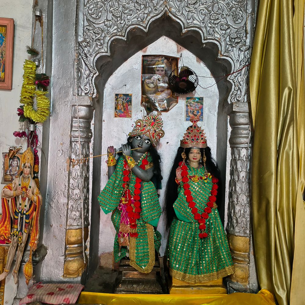 घाटमपुर थाने में 18 सालों से बंद राधारानी:राधा-कृष्ण के मंदिर में बिना राधारानी के जन्माष्टमी, चोरी हुई मूर्तियां बरामद होकर मालखाने में रखी हैं