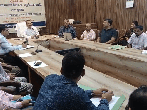 कानपुर में IGRS शिकायतों पर नगर आयुक्त सख्त:बोले-शिकायतें निपटाने में लापरवाही नहीं चलेगी, कंप्यूटर ऑपरेटरों को ट्रेनिंग दी