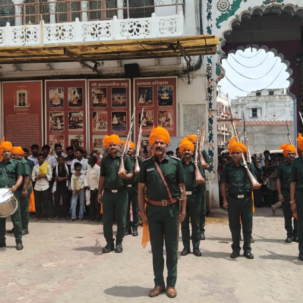 श्रीनाथजी मंदिर में श्रीकृष्ण जन्माष्टमी:मध्यरात्रि में देंगे 21 तोपों की सलामी; द्वारिकाधीश मंदिर में गार्ड ने की परेड