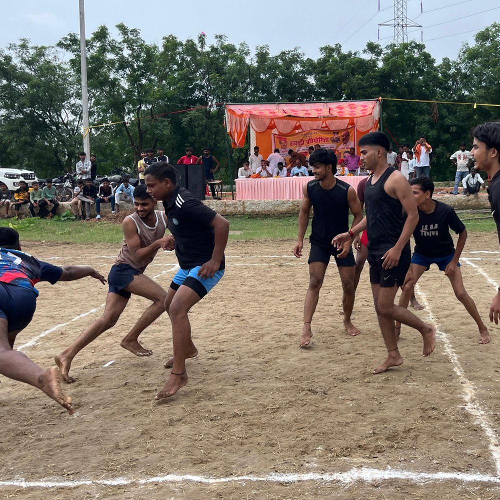 लड़ामदा में कबड्डी प्रतियोगिता आयोजित:खिलाड़ियों ने मैदान में दिखाया दम-खम; ग्रामीणों ने तालियां बजाकर हौसला बढ़ाया
