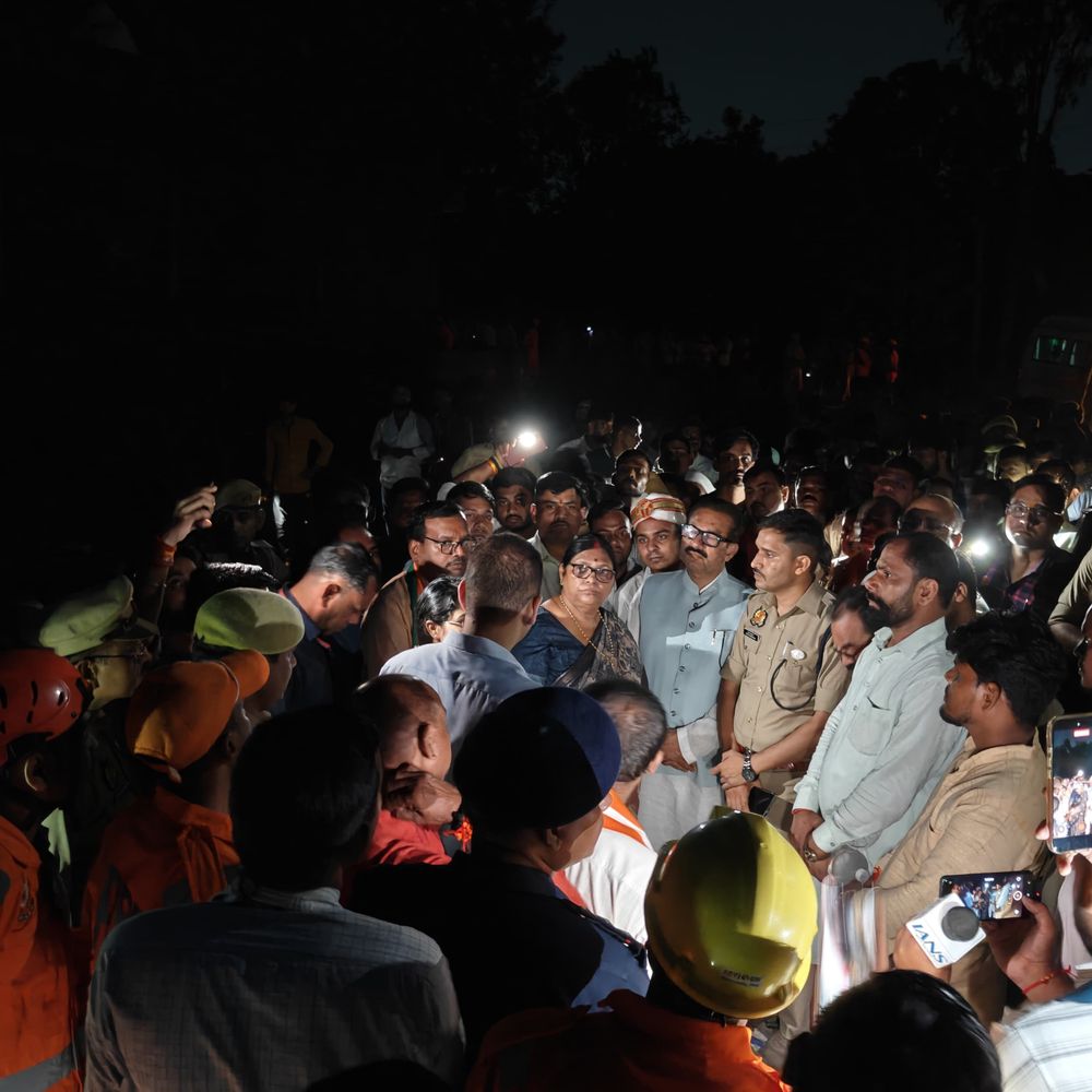 कौशांबी पटाखा कांड- फरार शकील पर इनाम 50 हजार हुआ:मुख्य आरोपी की पत्नी कहकसा भी पकड़ी गई, अब तक 4 आरोपी गिरफ्तार