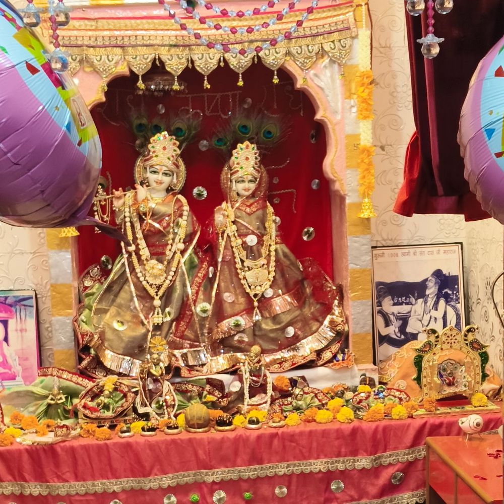 लाम्बा जाटान में जन्माष्टमी पर भजन-कीर्तन:कृष्ण-राधा की मनमोहक झांकियों और बच्चों की लीलाओं ने मोहा मन