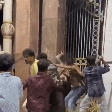 हैदराबाद यूनिवर्सिटी में दो छात्र गुटों में झड़प:एक-दूसरे पर लाठियां चलाईं; महिला मित्र पर टिप्पणी से विवाद