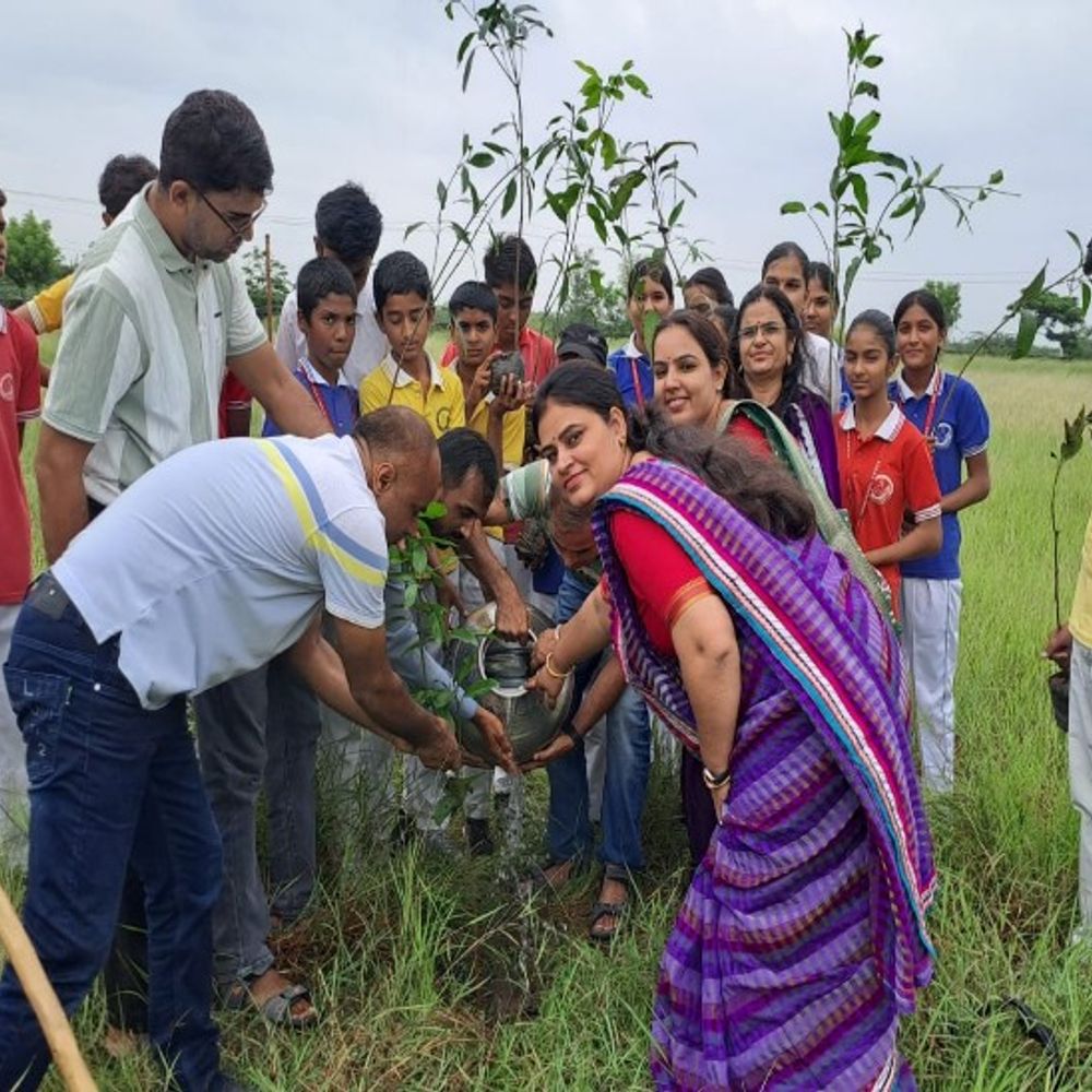 शिक्षक-संघ रेसटा प्रदेश में लगाएगा 5 हजार पौधे:सातवें स्थापना दिवस पर हुआ पौधरोपण, जिले में लगेंगे 1101 पौधे