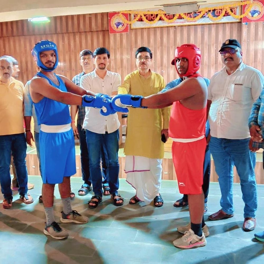 वाराणसी में 70वीं जनपदीय मुक्केबाजी प्रतियोगिता आयोजित:विभिन्न आयु और भार वर्गों में खिलाड़ियों ने दमखम दिखाया