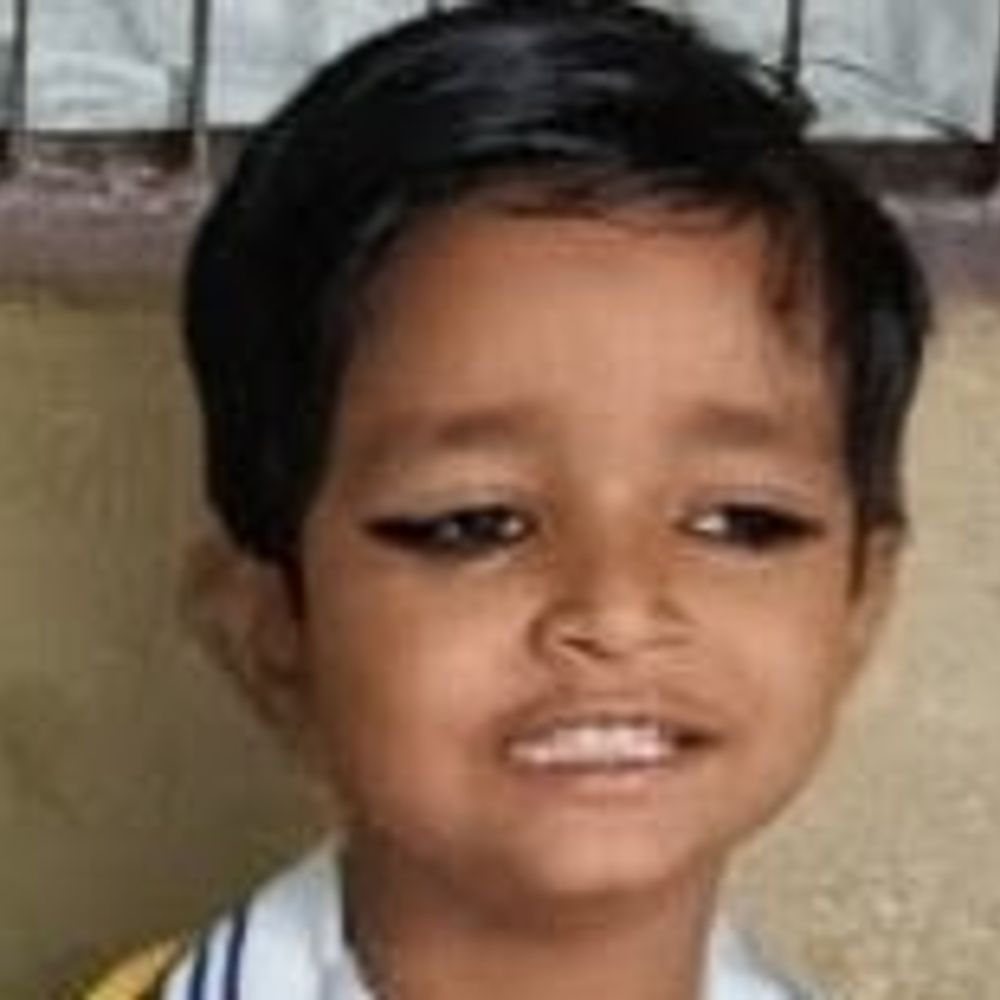 बांदा में ई-रिक्शा पलटने से बच्चे की मौत:मां गंभीर घायल, चालक पर शराब पीकर चलाने का आरोप