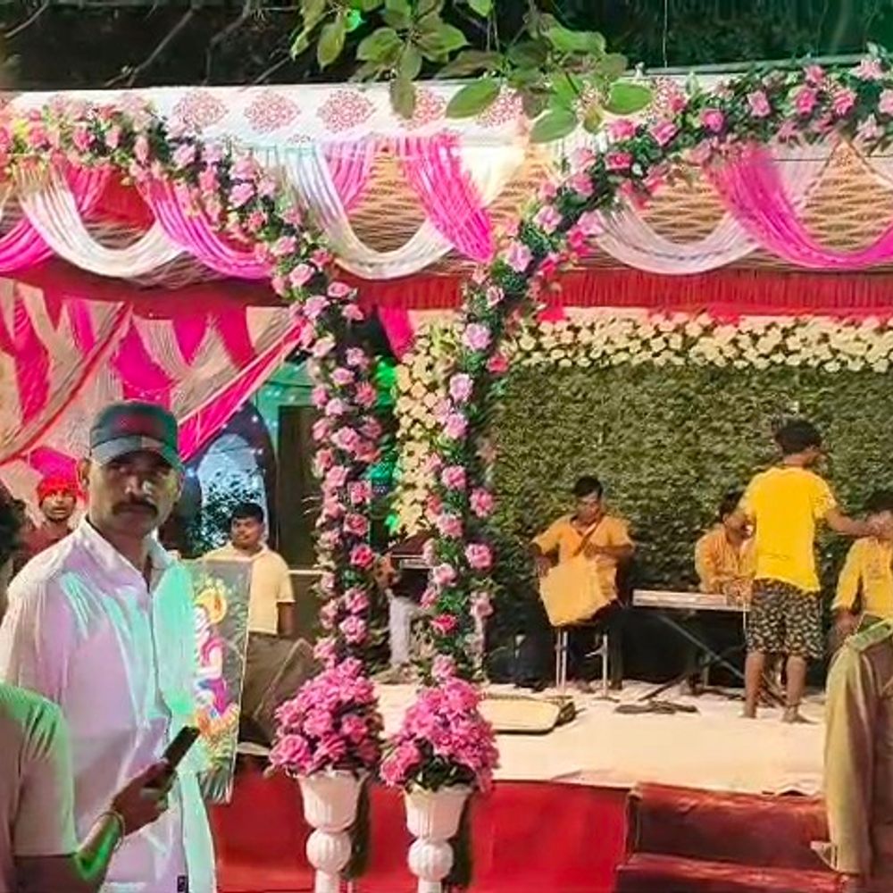 लखीमपुर खीरी में जन्माष्टमी का पर्व:मंदिरों और सदर कोतवाली में सजीं आकर्षक कृष्ण की झांकियां