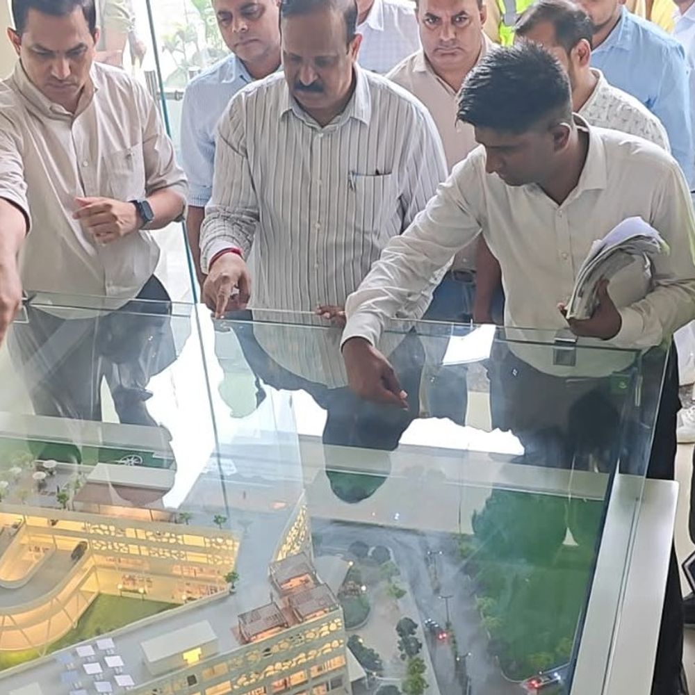 अलीगढ़ की दो परियोजनाओं का उद्घाटन PM करेंगे:50 करोड़ का इंडोर स्टेडियम, 49.89 करोड़ का शॉपिंग कॉम्प्लेक्स, कमिश्नर ने किया निरीक्षण