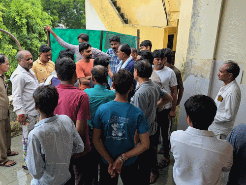 बाइक की टक्कर से पैदल जा रहे व्यक्ति की मौत:NH-23 पर भीम नगर क्षेत्र में हादसा, परिजन ने 50 लाख और सरकारी नौकरी मांग की