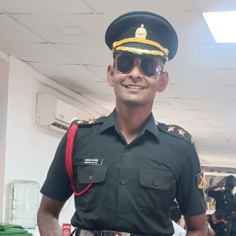 फतेहपुर के आकाश ने UPSC-CDS में हासिल की 31वीं रैंक:बने लेफ्टिनेंट, चेन्नई में पासआउट परेड; बेटे को सेना की वर्दी में देख भावुक हुए माता-पिता