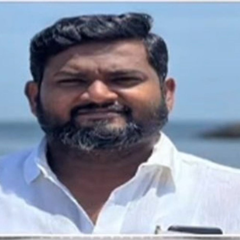 चेन्नई में विजय की पार्टी TVK के पदाधिकारी की हत्या:बाइक से आए हमलावरों ने बीच सड़क पर काटा, 5 गिरफ्तार
