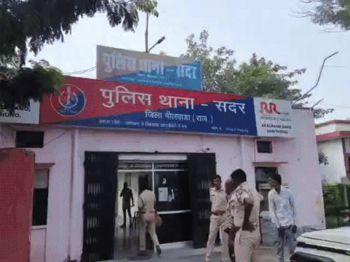 खूनी संघर्ष में शामिल 3 आरोपियों को पुलिस ने पकड़ा:अवैध बजरी खनन से जुड़ी गैंगवार में शामिल थे, अन्य फरार गुर्गों की तलाश में जुटी पुलिस