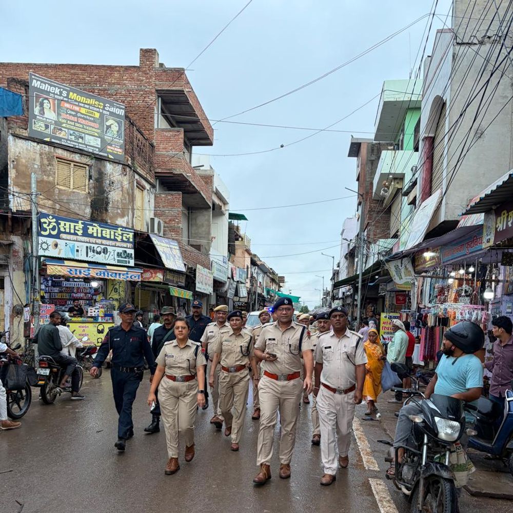 371 मतदान केंद्रों के दल 8 व 10 को होंगे रवाना, पहले चरण में 251 दलों को प्रशिक्षण के बाद मिलेंगी ईवीएम