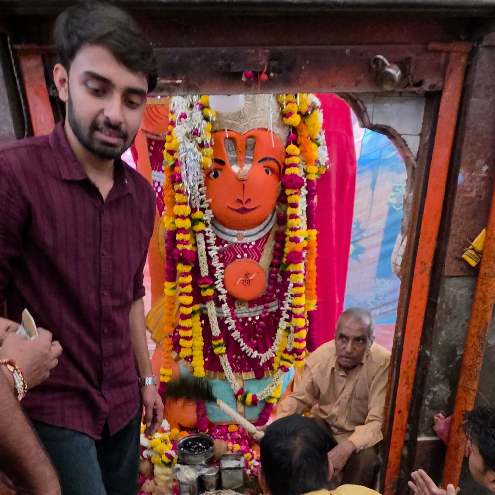 उज्जैन में खड़े हनुमान प्रतिमा पर पुराविद का दावा:राजा भोज काल के बेसाल्ट पत्थर से बनी है मूर्ति; विस्थापन के लिए ASI की मदद लेने की सलाह