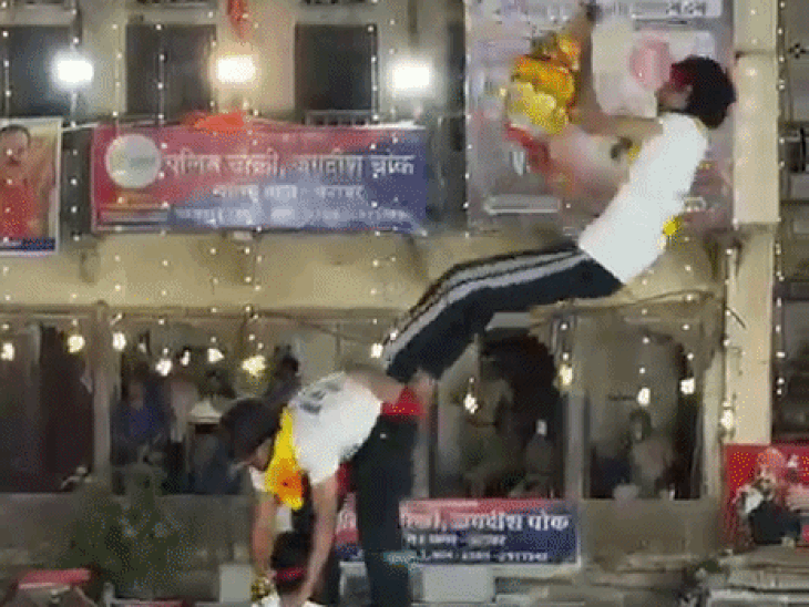 उदयपुर में जन्माष्टमी के तीसरे दिन मटकी फोड़ प्रतियोगिता:जीतने वाली टीम को मिले 51 हजार इनाम, जगदीश चौक में हुआ आयोजन