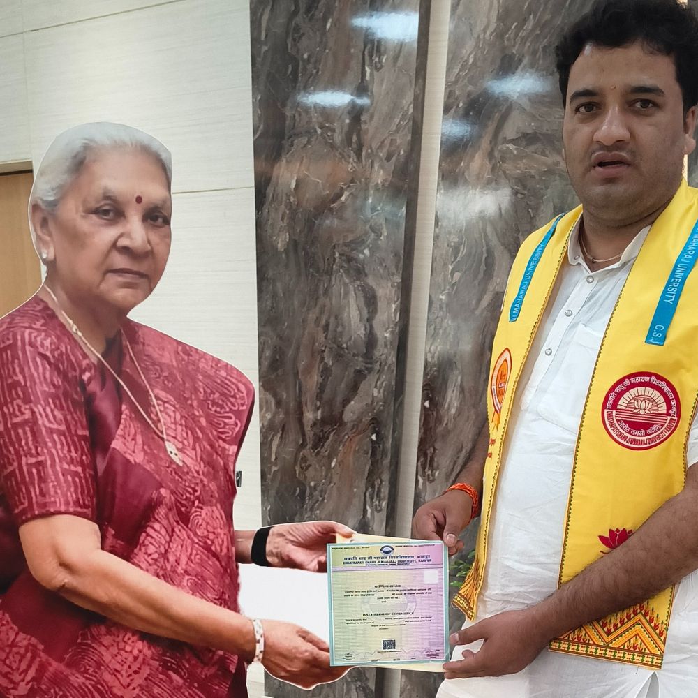 श्रीमद्भागवत की वैश्विक प्रासंगिकता पर पीएचडी हेडलाइन विकल्प:भागवत सिर्फ कथा नहीं, समाज और विकास का मार्ग: डॉ. गोपाल कृष्ण ने शोध में खोले गूढ़ रहस्य