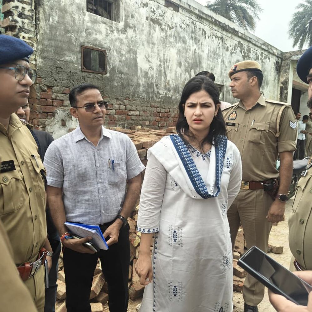 अब शस्त्र दुकानों की होगी जांच, कारतूसों का हिसाब मांगा:हापुड़ के बदनौली में हुई फायरिंग के बाद अलर्ट