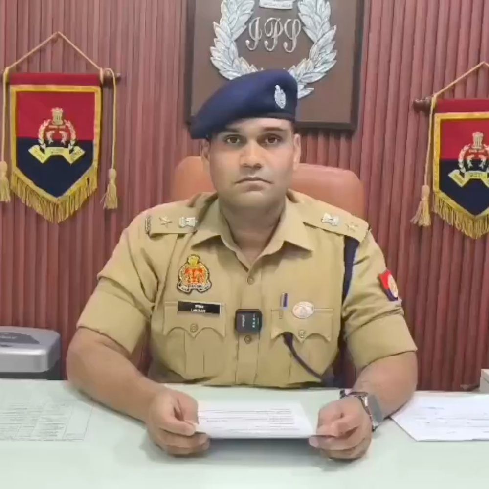 अमरोहा एसपी ने 3 थाना प्रभारी और 11 चौकी इंचार्ज:लापरवाही पर एक थाना प्रभारी लाइन हाजिर, कुल 49 पुलिसकर्मियों का तबादला