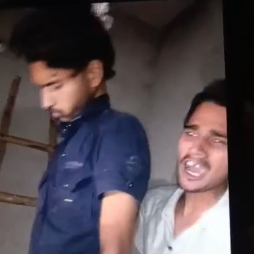 बुलंदशहर में युवक का शव फंदे से लटका मिला:पहचान समीर के रूप में हुई, पुलिस सभी पहलुओं पर कर रही जांच