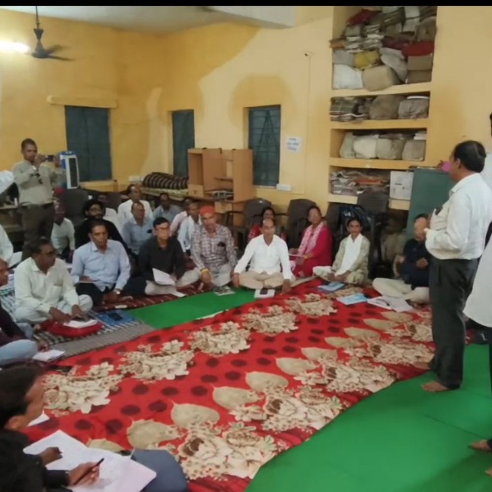 बीआरसी में 105 शिक्षकों को FLN ट्रेनिंग:छह मास्टर ट्रेनर दे रहे चार दिवसीय प्रशिक्षण, दूसरे चरण में 70 शिक्षक होंगे शामिल