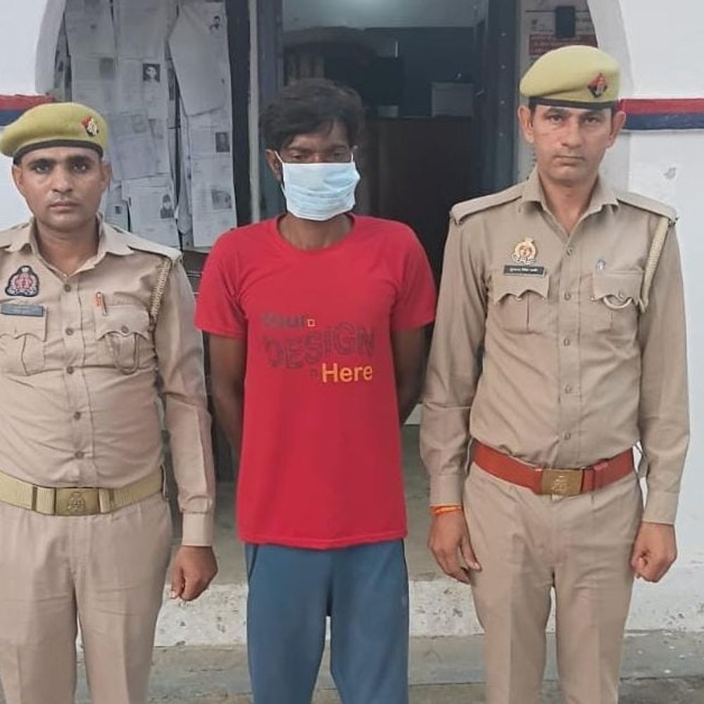 पुलिस मुठभेड़ में एक बदमाश के पैर में लगी गोली:हापुड़ में दो गिरफ्तार, दो फरार; गौकशी की तैयारी में थे आरोपी