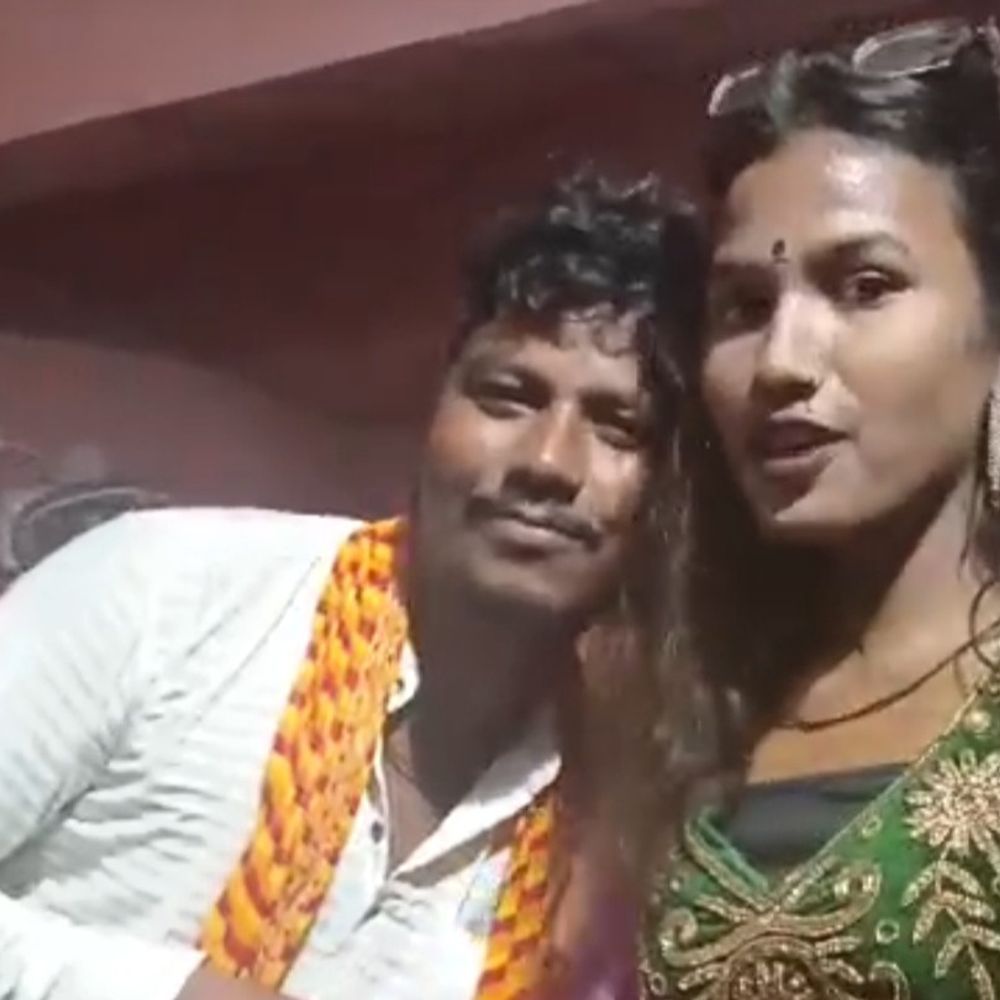 स्कूल के क्लासरूम में नर्तकी का डांस, VIDEO:हेडमास्टर ने 5 अज्ञात के खिलाफ कराई FIR, ग्रामीण बोले-'शिक्षकों पर मिलीभगत'