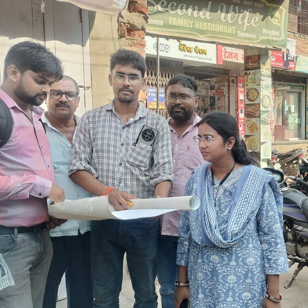 रिंग बांध सड़क पर अतिक्रमण हटाने की तैयारी तेज:DM के निर्देश पर दोबारा मापी शुरू, जल्द चलेगा बुलडोजर