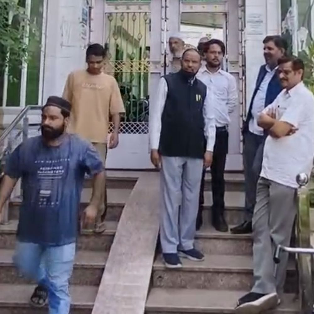 बाबा बहाउद्दीन शाह मस्जिद पर झूठी शिकायत का दावा:संभल में AIMIM नेता शकील बोले- 350 साल पुरानी मस्जिद, बीजेपी में लाभ के लिए सुभाष त्यागी ने शिकायत की
