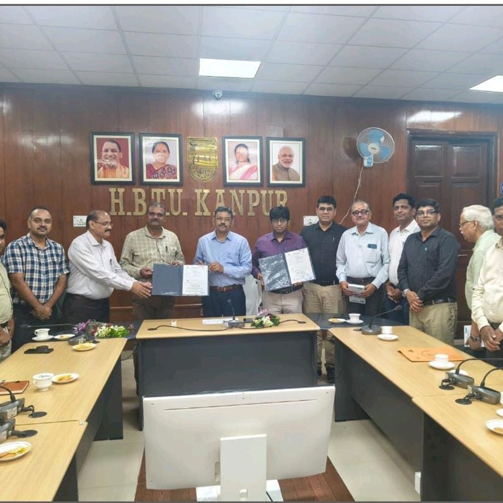 कानपुर में एचबीटीयू और एमएसएमई सेंटर समझौता:तकनीकी सहयोग पर हस्ताक्षर हुए, नैतिक शिक्षा पुस्तक का लोकार्पण