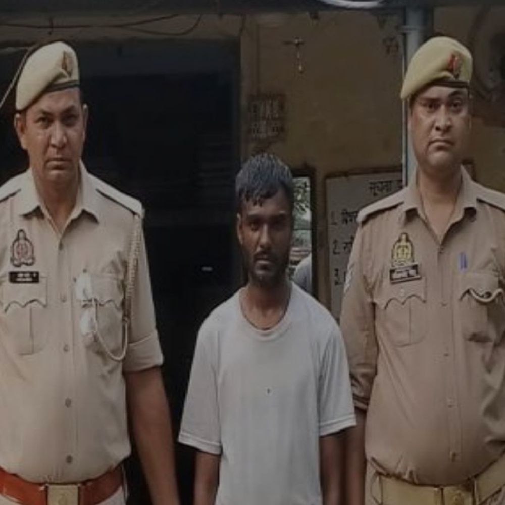 14 साल पुराने आर्म्स एक्ट केस में फरार वारंटी गिरफ्तार:जीआरपी रामपुर ने रुद्रपुर से पकड़ा, कोर्ट वारंट पर लंबे समय से था वांछित