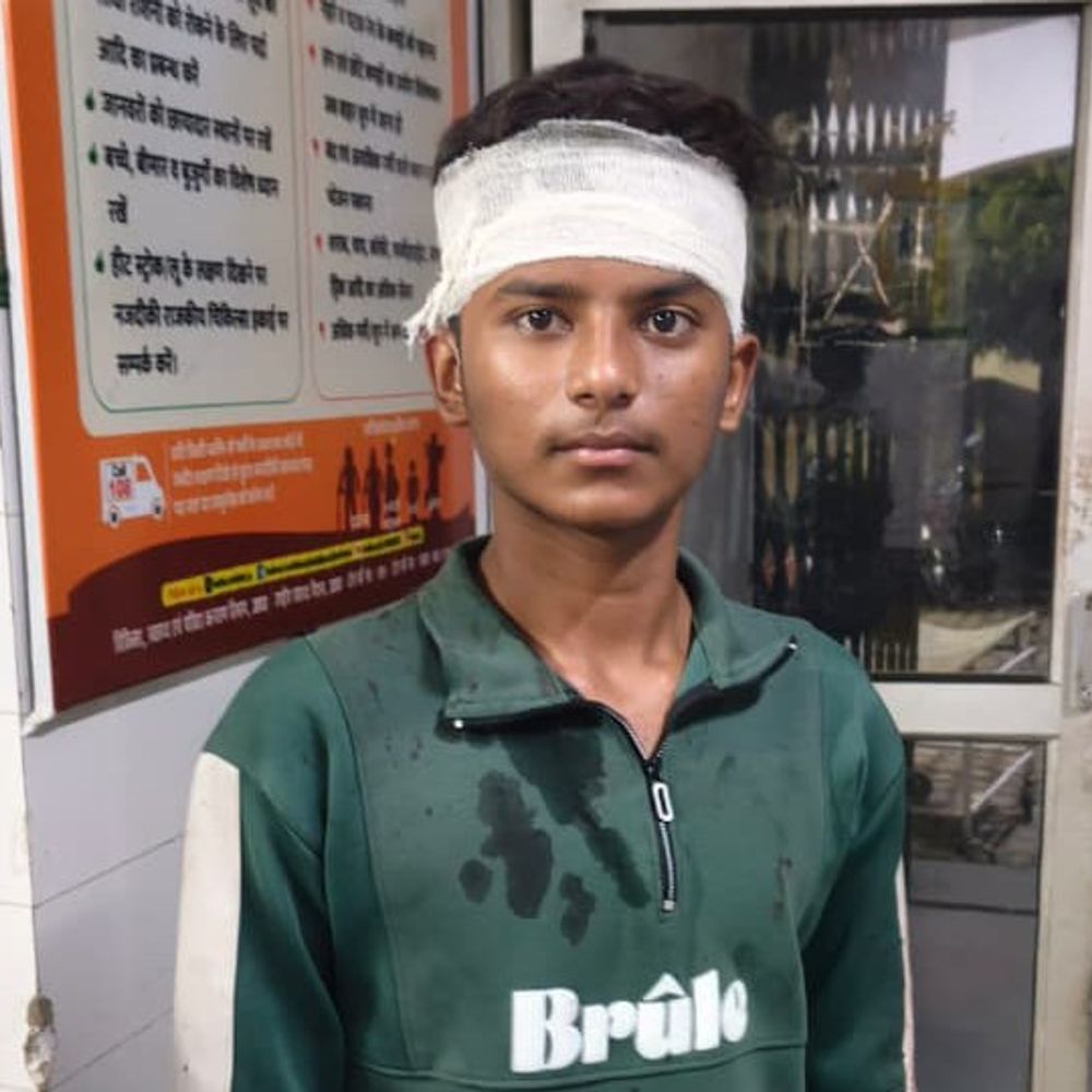 सम्भल में ट्यूशन जा रहे छात्रों से युवकों ने की:पिता ने दी तहरीर, पुलिस ने मेडिकल के बाद जांच शुरू की