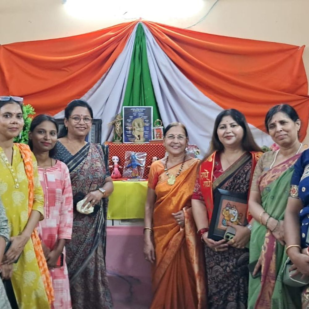 जालौन में ‘श्री मोहन दीर्घा’ का शुभारंभ:दुर्लभ सिक्के, डाक टिकट और एंटीक वस्तुओं में दिखी श्रीकृष्ण की वैश्विक महिमा