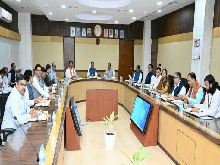 छत्तीसगढ़ में सरकारी-नौकरी के लिए उम्र सीमा 45 साल हुई:स्टार्टअप-मिशन को ₹500 करोड़, नवा रायपुर में NSTI बनेगा, साय कैबिनेट के 5 बड़े फैसले