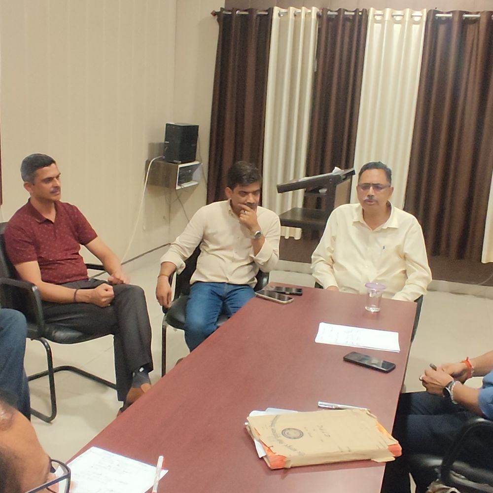 पूर्वांचल विश्वविद्यालय में प्लेसमेंट ड्राइव, 10 छात्रों का चयन:कुलपति प्रो. आर.के. सिंह बोले- छात्रों को रोजगार योग्य बनाना प्राथमिकता
