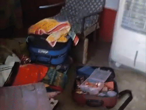 ट्रेन से आते,खेत में छिपते...रात 1-2 बजे करते थे डकैती:मोतिहारी के 5 केस का खुलासा, मास्टरमाइंड समेत 4 गिरफ्तार; 15.50 लाख कैश, R15 बाइक बरामद