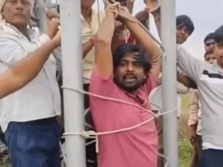 मोबाइल नेटवर्क से नाराज ग्रामीणों ने टावरकर्मी को बांधा:करीब 2 साल पहले लगा था टावर; पुलिस ने मौके पर पहुंचकर छुड़ाया