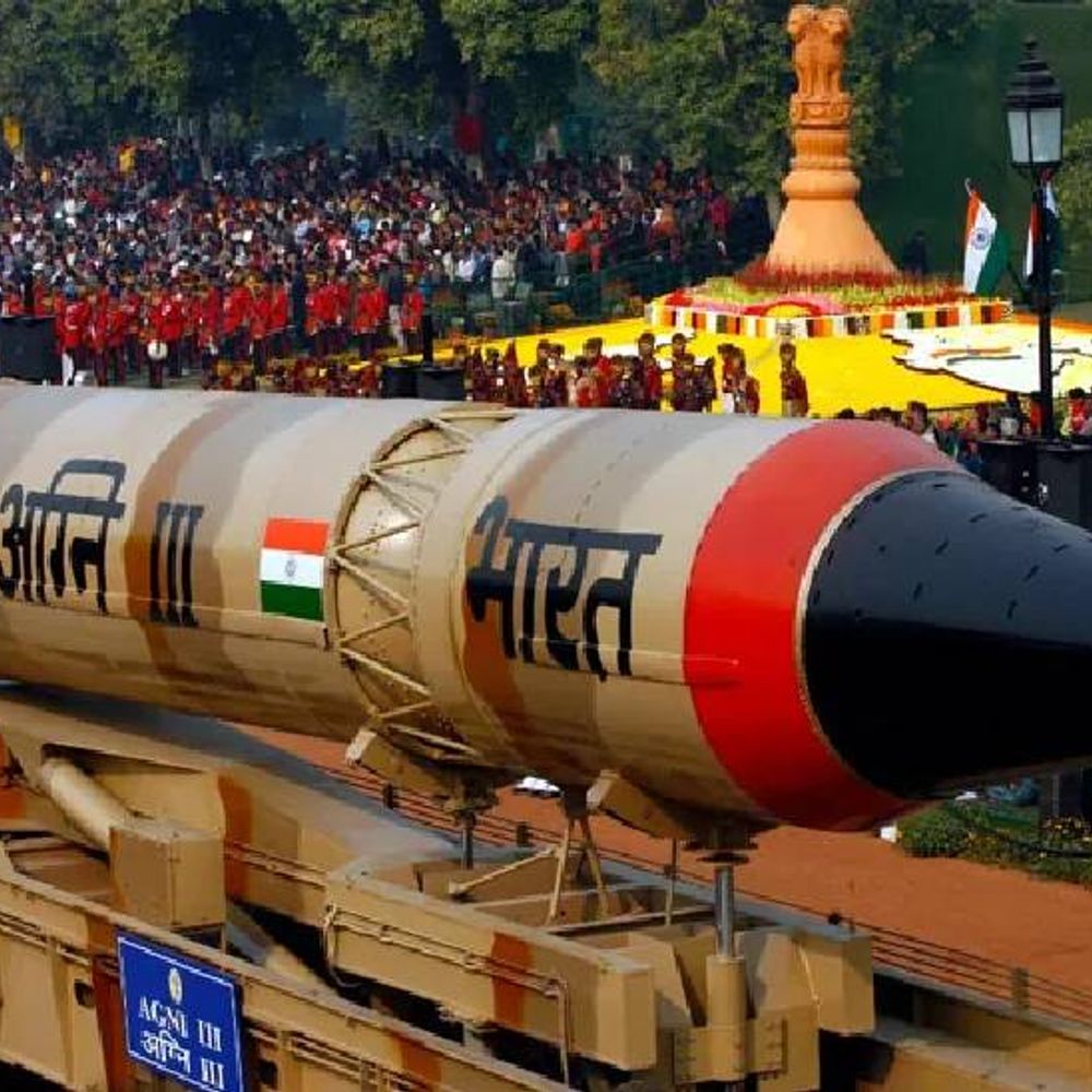भारत के पास परमाणु हथियारों के लिए 190 वारहेड्‌स:रिपोर्ट में बताया इनमें से 30 नई बन रही मिसाइलों के लिए