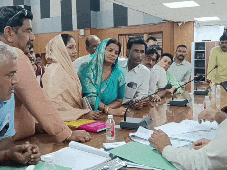 नीता को जिताकर भाजपा ने चला यादव कार्ड:झांसी ननि कार्यकारिणी चुनाव में रितिका तिवारी की हार से अब सवर्ण नाराजगी की चर्चा