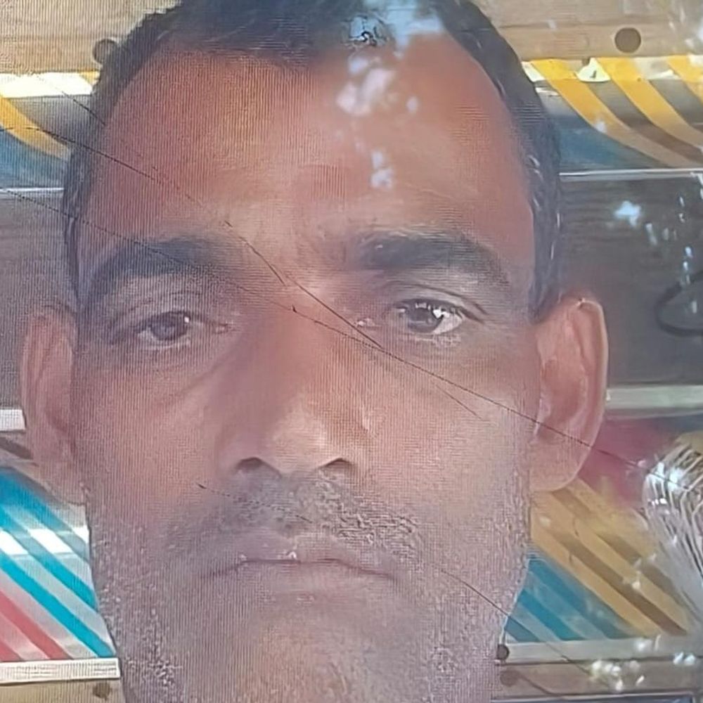 पीलीभीत में चालक का शव पेड़ से लटका मिला:परिवार ने ट्रक मालिक पर पैसों के लिए प्रताड़ित करने का आरोप लगाया