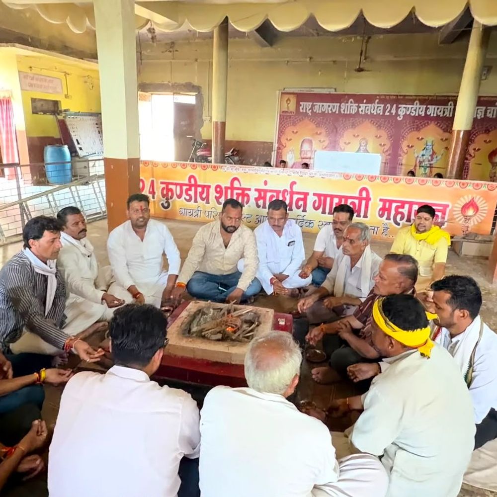 चांचौड़ा बीनागंज में युवा कांग्रेस ने किया सद्बुद्धि यज्ञ:चाचौड़ा बायपास के गड्ढों में पौधे लगाए, ज्ञापन के 7 दिन बाद भी नहीं सुधरी सड़क