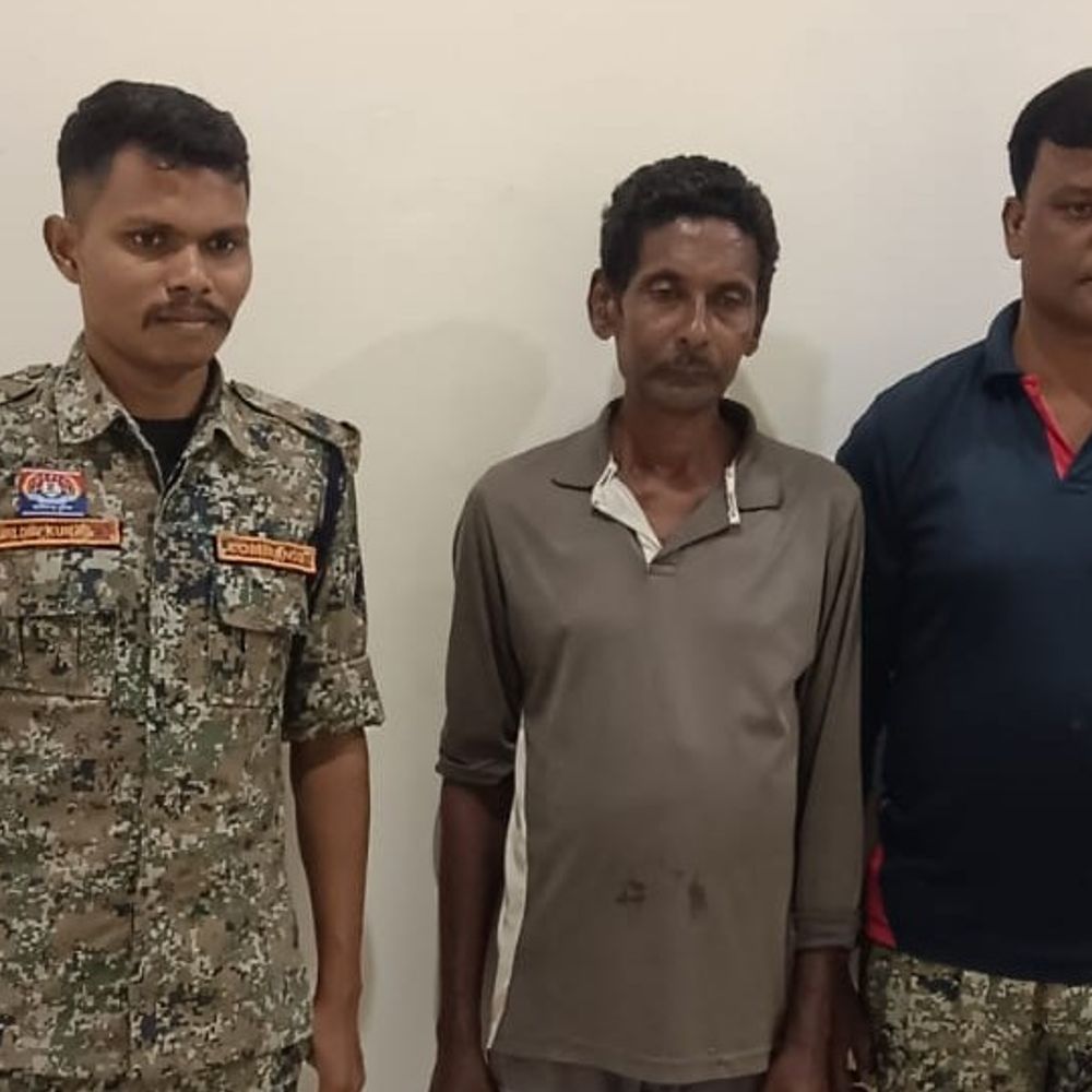 22 साल से फरार आरोपी गिरफ्तार:बाजार आया था, पुलिस ने घेर कर पकड़ा, 2004 में हुआ था अपराध दर्ज