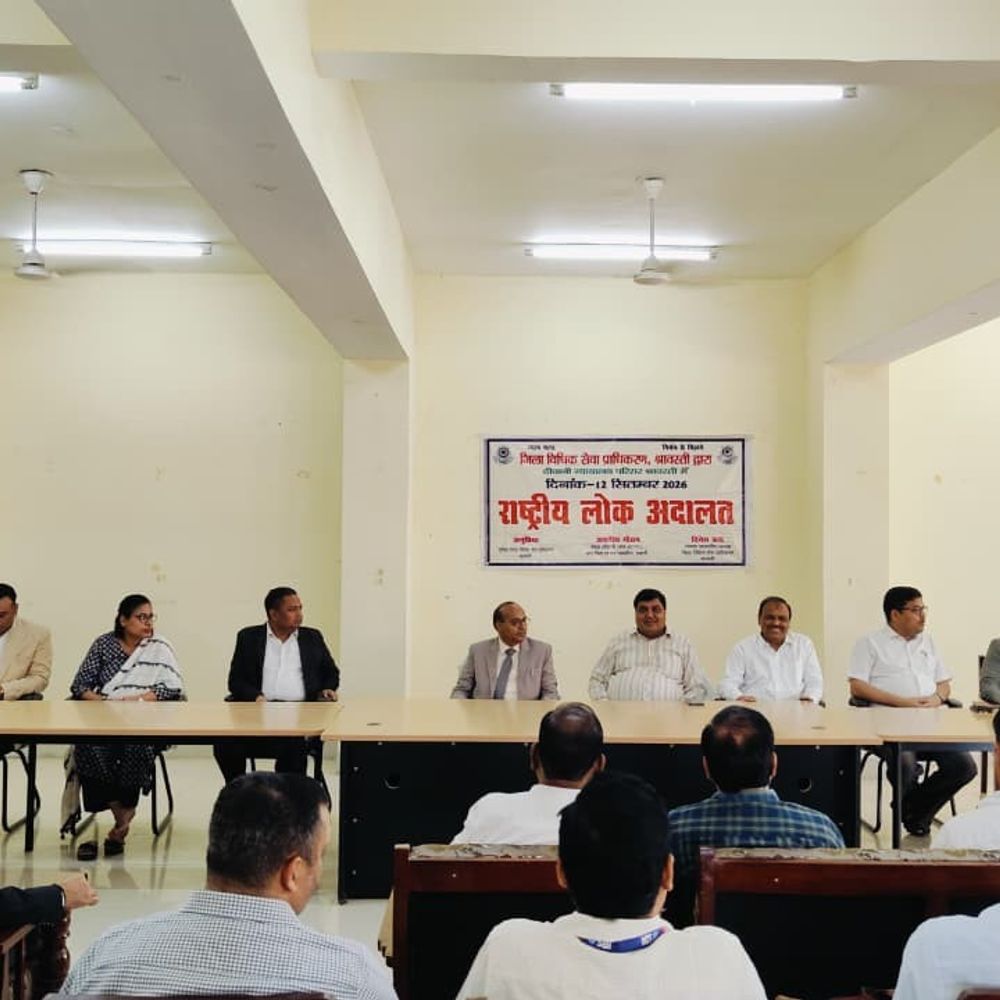 राष्ट्रीय लोक अदालत में सुलह-समझौते से मामले निपटाने का मौका:श्रावस्ती में जज दिनेश चंद की अध्यक्षता में हुआ आयोजन, मामलों के निस्तारण की प्रक्रिया पूरी