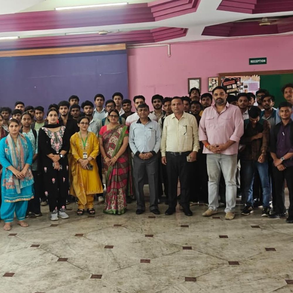 BBA-BCA के नए छात्रों को बताए सफलता के तरीके:जेपी ग्रुप में ओरिएंटेशन कार्यक्रम, अनुशासन के साथ AI और तकनीकी ज्ञान पर जोर