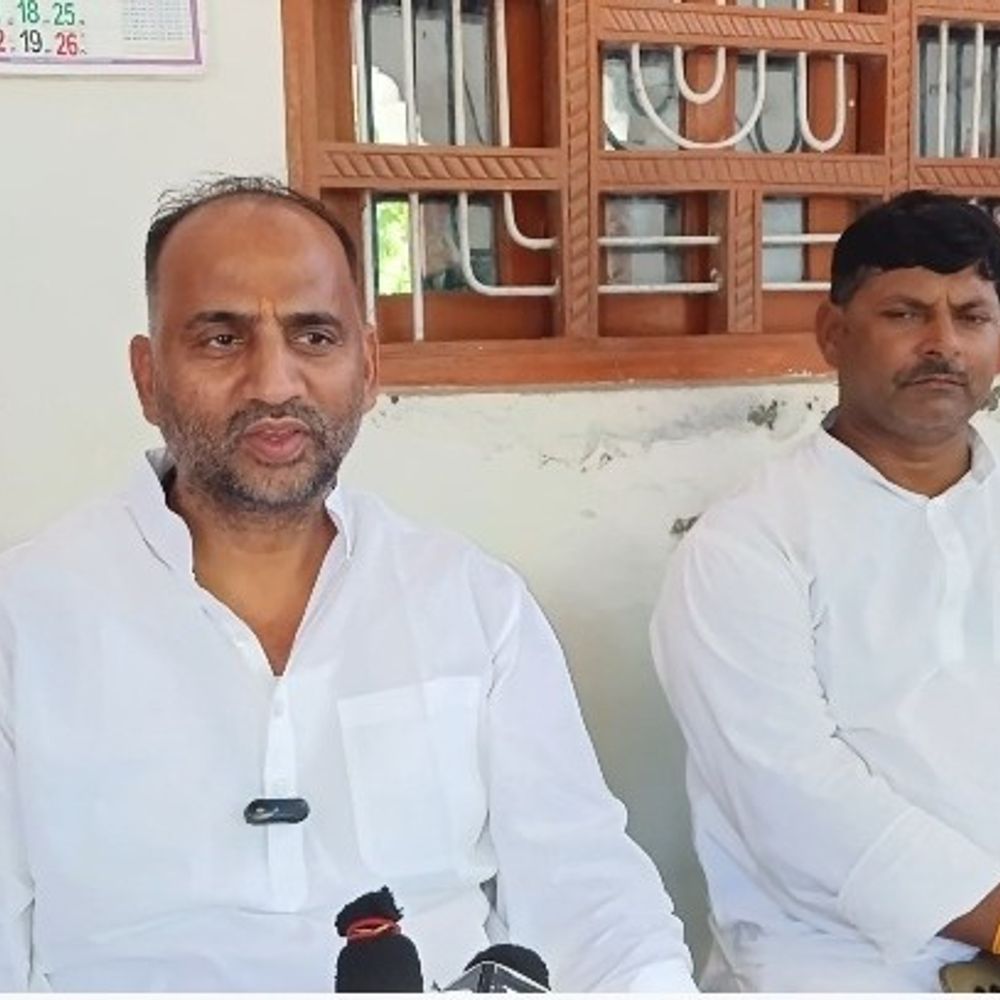 गांव जाकर देखें विकास की असली तस्वीर- मनोज डब्लू:पूर्व विधायक ने किसानों की आय, बिजली और गंगा कटान के मुद्दे उठाए